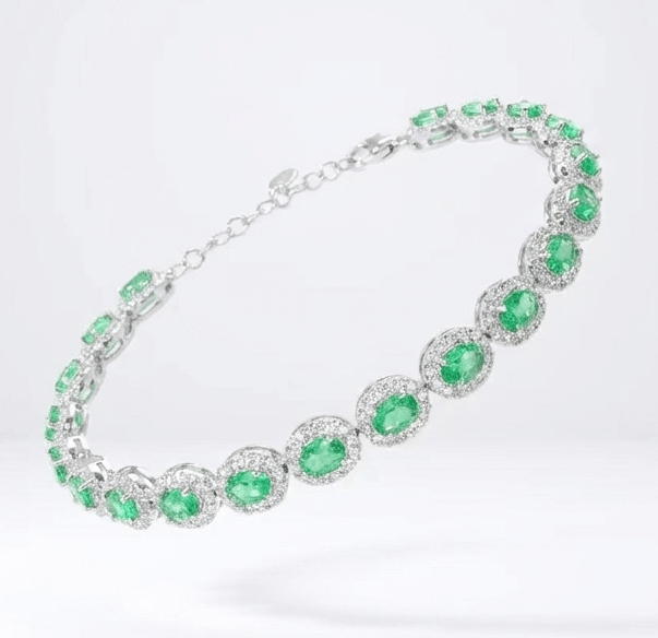 Ornement de poignet en Emeraude collection Elizabeth Taylor - Arkange